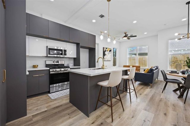 1805 Emir Street M, Houston, TX 77009