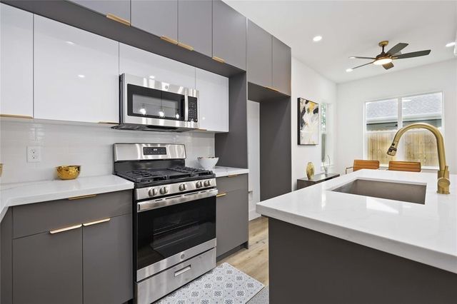 1805 Emir Street M, Houston, TX 77009