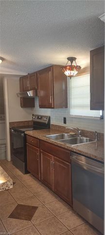 314 Cattail LN, Yorktown, VA 23693