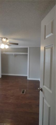 314 Cattail LN, Yorktown, VA 23693