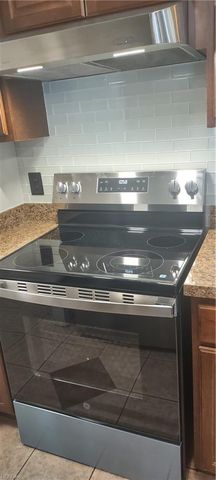 314 Cattail LN, Yorktown, VA 23693