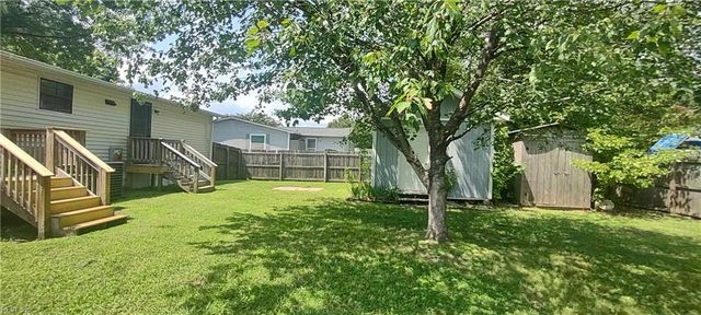 314 Cattail LN, Yorktown, VA 23693