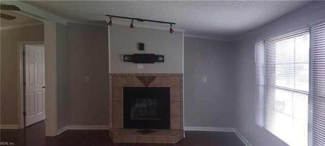 314 Cattail LN, Yorktown, VA 23693