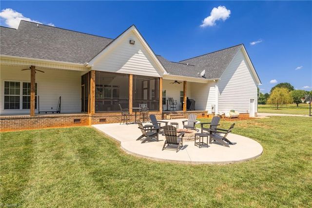 2488 Friendship Ledford Road, Winston-salem, NC 27107