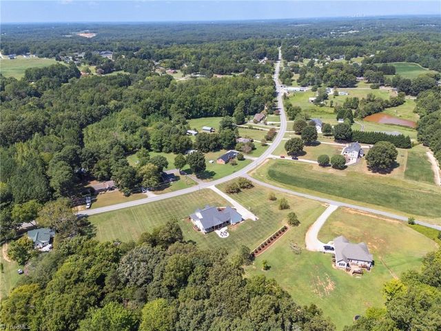 2488 Friendship Ledford Road, Winston-salem, NC 27107