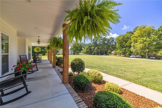 2488 Friendship Ledford Road, Winston-salem, NC 27107