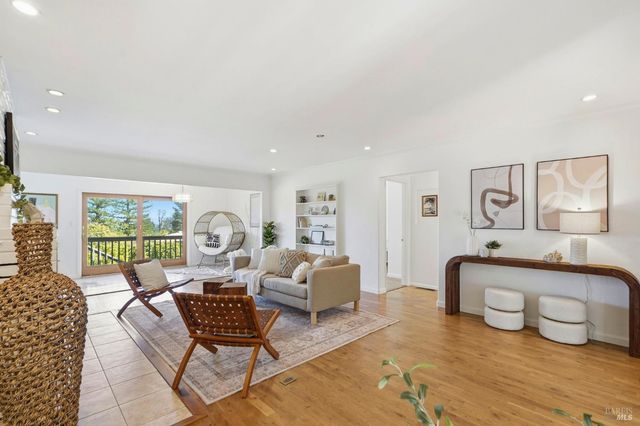 5851 Vine Hill Rd, Sebastopol, CA 95472