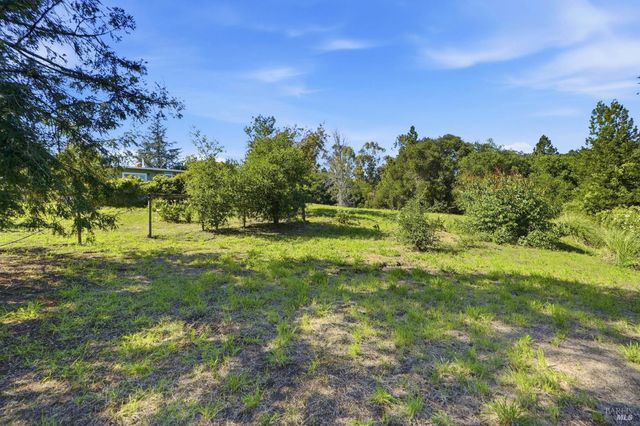 5851 Vine Hill Rd, Sebastopol, CA 95472