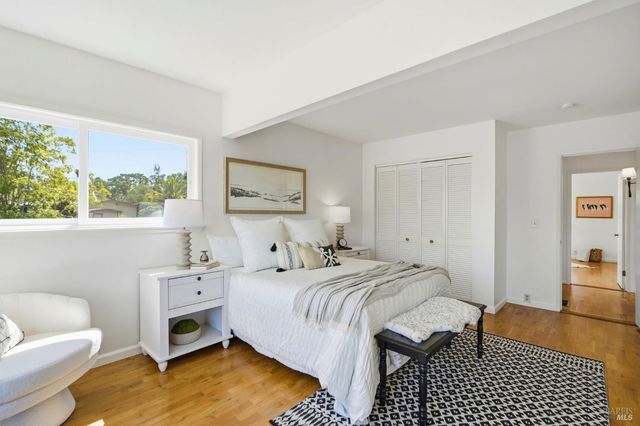 5851 Vine Hill Rd, Sebastopol, CA 95472