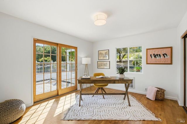 5851 Vine Hill Rd, Sebastopol, CA 95472