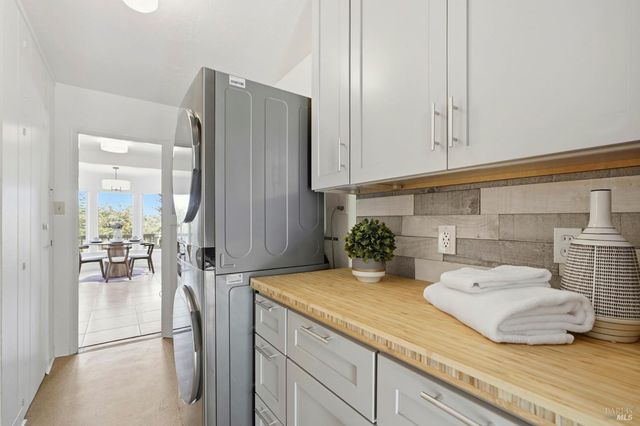 5851 Vine Hill Rd, Sebastopol, CA 95472