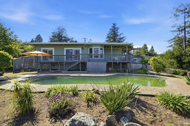 5851 Vine Hill Rd, Sebastopol, CA 95472