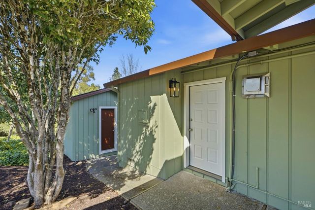 5851 Vine Hill Rd, Sebastopol, CA 95472