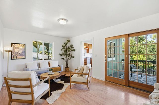 5851 Vine Hill Rd, Sebastopol, CA 95472