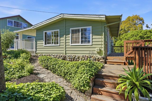 5851 Vine Hill Rd, Sebastopol, CA 95472