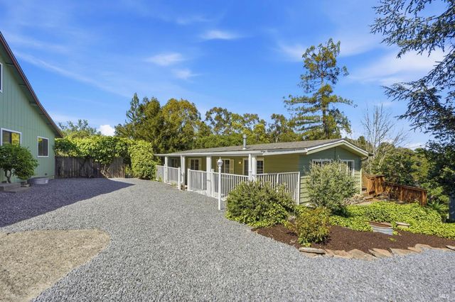 5851 Vine Hill Rd, Sebastopol, CA 95472