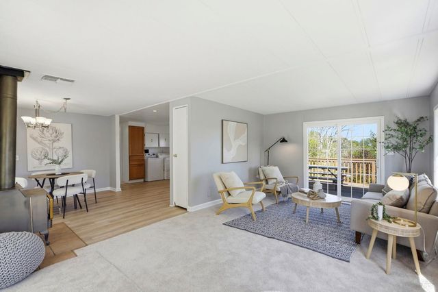 5851 Vine Hill Rd, Sebastopol, CA 95472