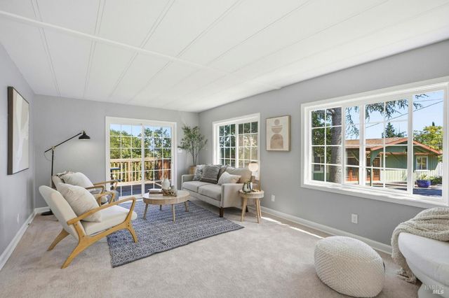 5851 Vine Hill Rd, Sebastopol, CA 95472