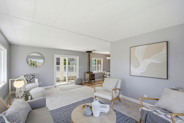 5851 Vine Hill Rd, Sebastopol, CA 95472