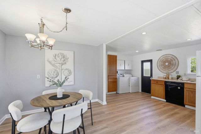 5851 Vine Hill Rd, Sebastopol, CA 95472