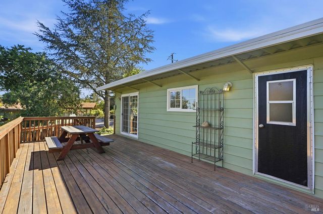 5851 Vine Hill Rd, Sebastopol, CA 95472