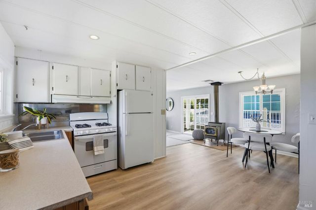 5851 Vine Hill Rd, Sebastopol, CA 95472