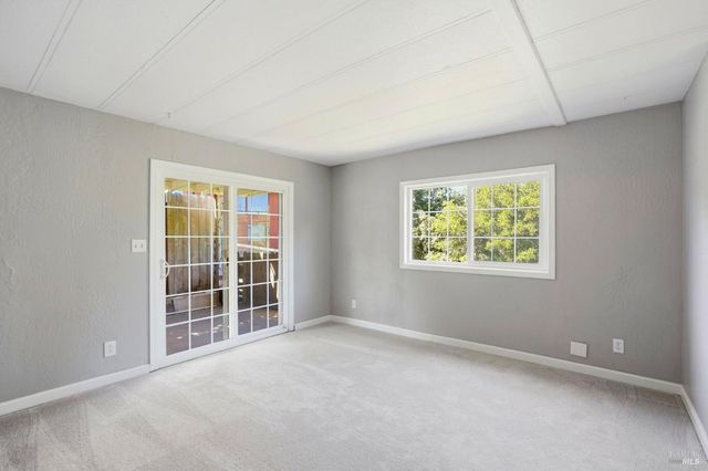 5851 Vine Hill Rd, Sebastopol, CA 95472