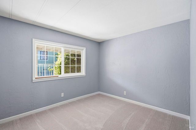 5851 Vine Hill Rd, Sebastopol, CA 95472