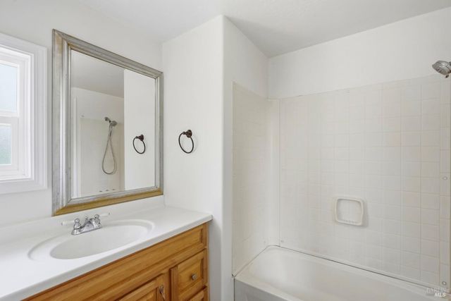 5851 Vine Hill Rd, Sebastopol, CA 95472