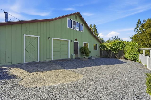 5851 Vine Hill Rd, Sebastopol, CA 95472
