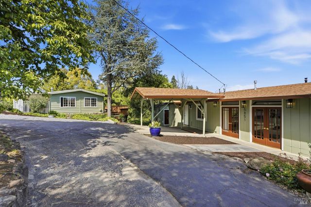 5851 Vine Hill Rd, Sebastopol, CA 95472