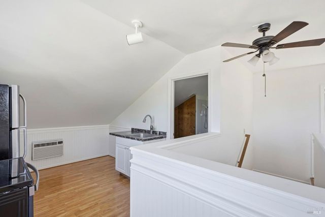 5851 Vine Hill Rd, Sebastopol, CA 95472