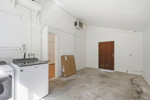 5851 Vine Hill Rd, Sebastopol, CA 95472