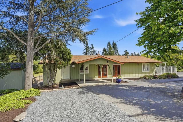 5851 Vine Hill Rd, Sebastopol, CA 95472