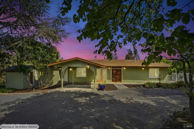 5851 Vine Hill Rd, Sebastopol, CA 95472