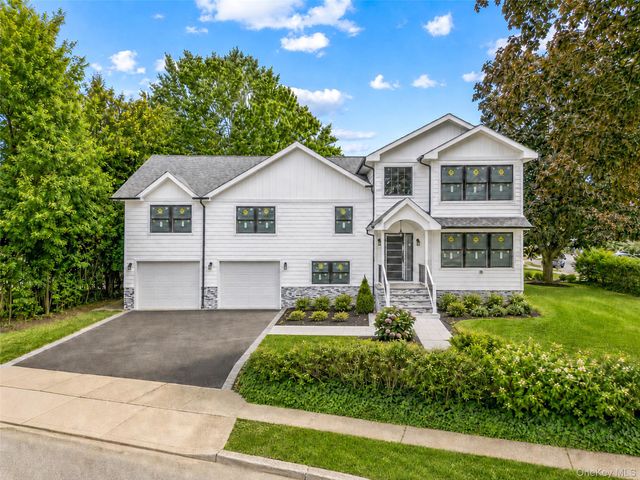 2 Circle Drive, Syosset, NY 11791