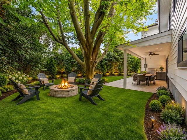 2 Circle Drive, Syosset, NY 11791