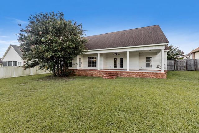 207 Lace Dr., Dothan, AL 36301