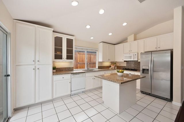 2119 Gold Haven Ct, Gold River, CA 95670