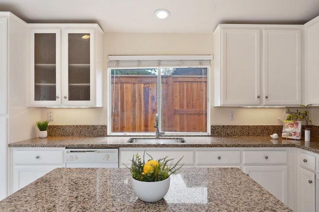 2119 Gold Haven Ct, Gold River, CA 95670