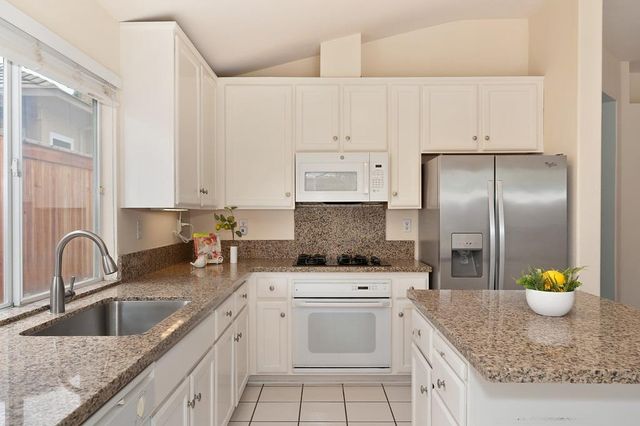 2119 Gold Haven Ct, Gold River, CA 95670