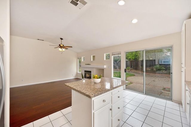 2119 Gold Haven Ct, Gold River, CA 95670