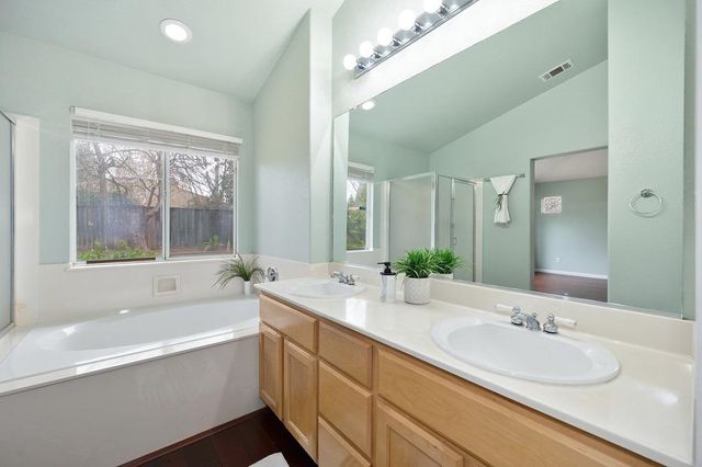 2119 Gold Haven Ct, Gold River, CA 95670