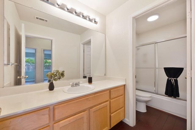 2119 Gold Haven Ct, Gold River, CA 95670