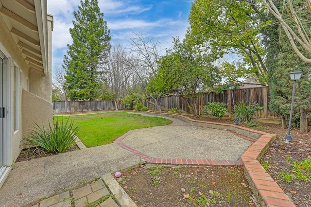 2119 Gold Haven Ct, Gold River, CA 95670