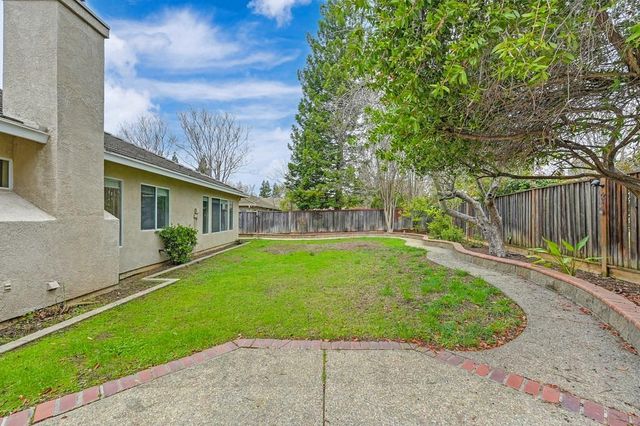 2119 Gold Haven Ct, Gold River, CA 95670