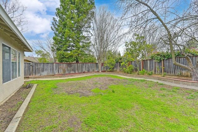 2119 Gold Haven Ct, Gold River, CA 95670