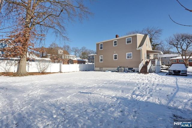 15 Onyx Terrace, North Haledon, NJ 07508