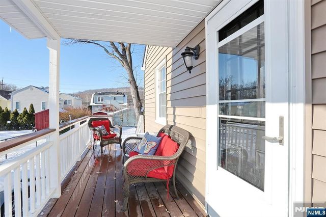 15 Onyx Terrace, North Haledon, NJ 07508