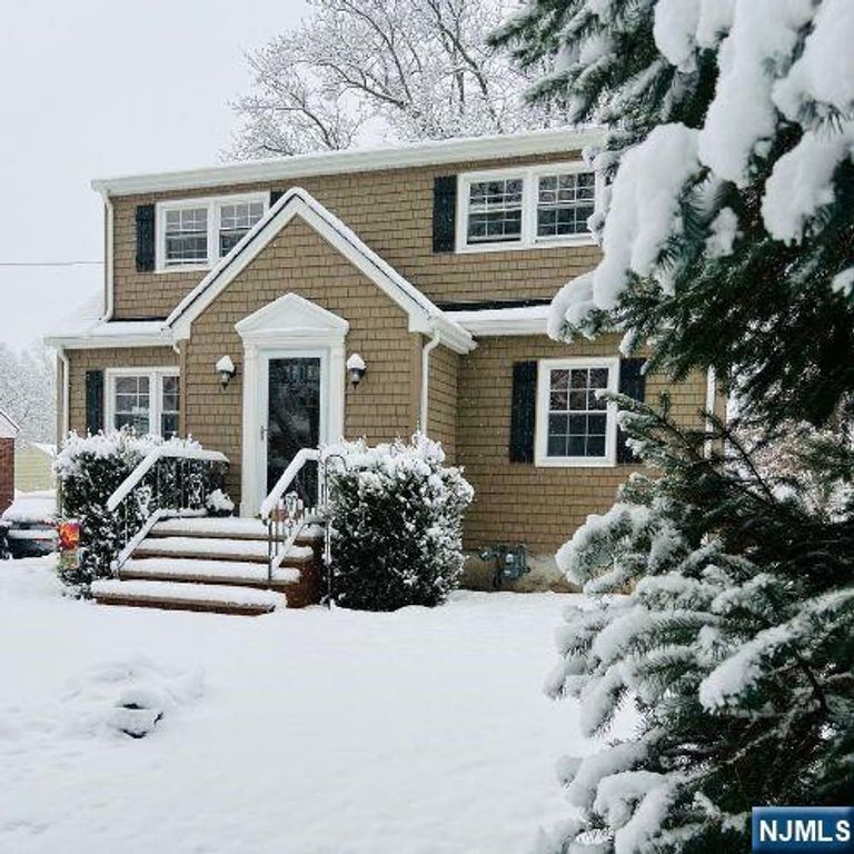 15 Onyx Terrace, North Haledon, NJ 07508